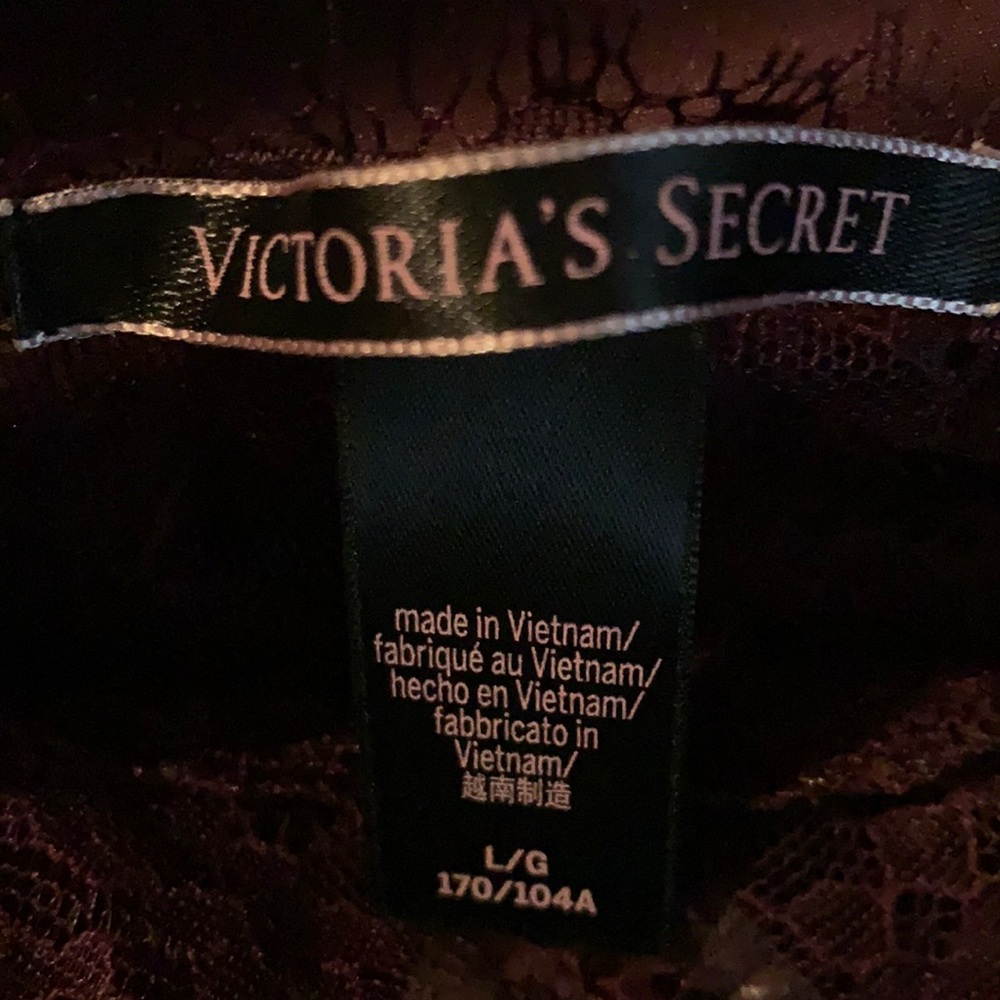 VS large satin like chemise sequined shoulder straps like new - Picture 4 of 4
